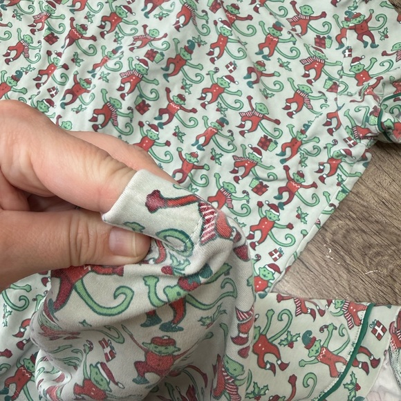 Roller Rabbit- Holiday Monkey- Size small - Picture 5 of 6